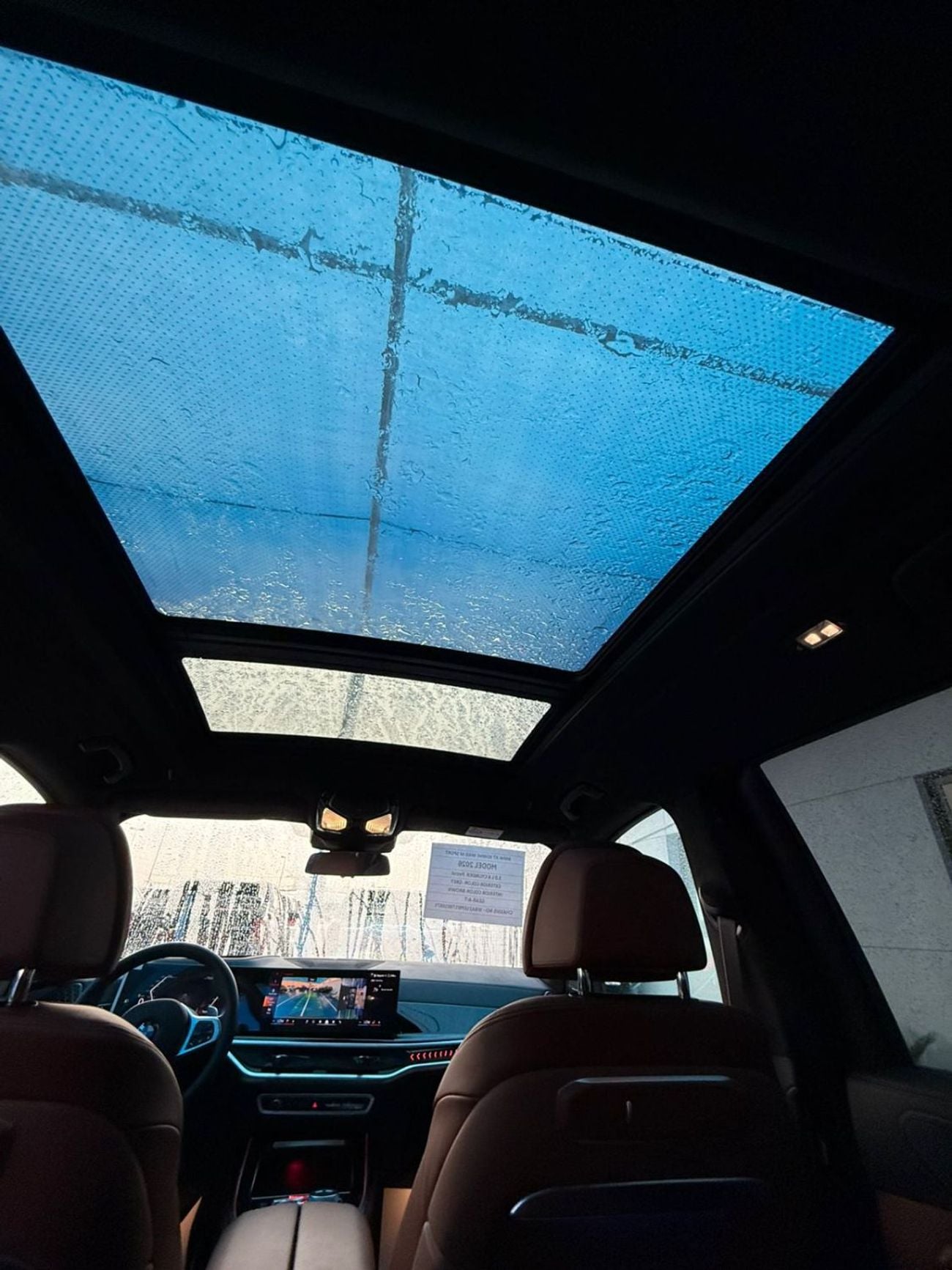 بي أم دبليو X7 The 2026 BMW X7 M60i xDrive is a full-size luxury performance SUV that blends V8 power, advanced tec