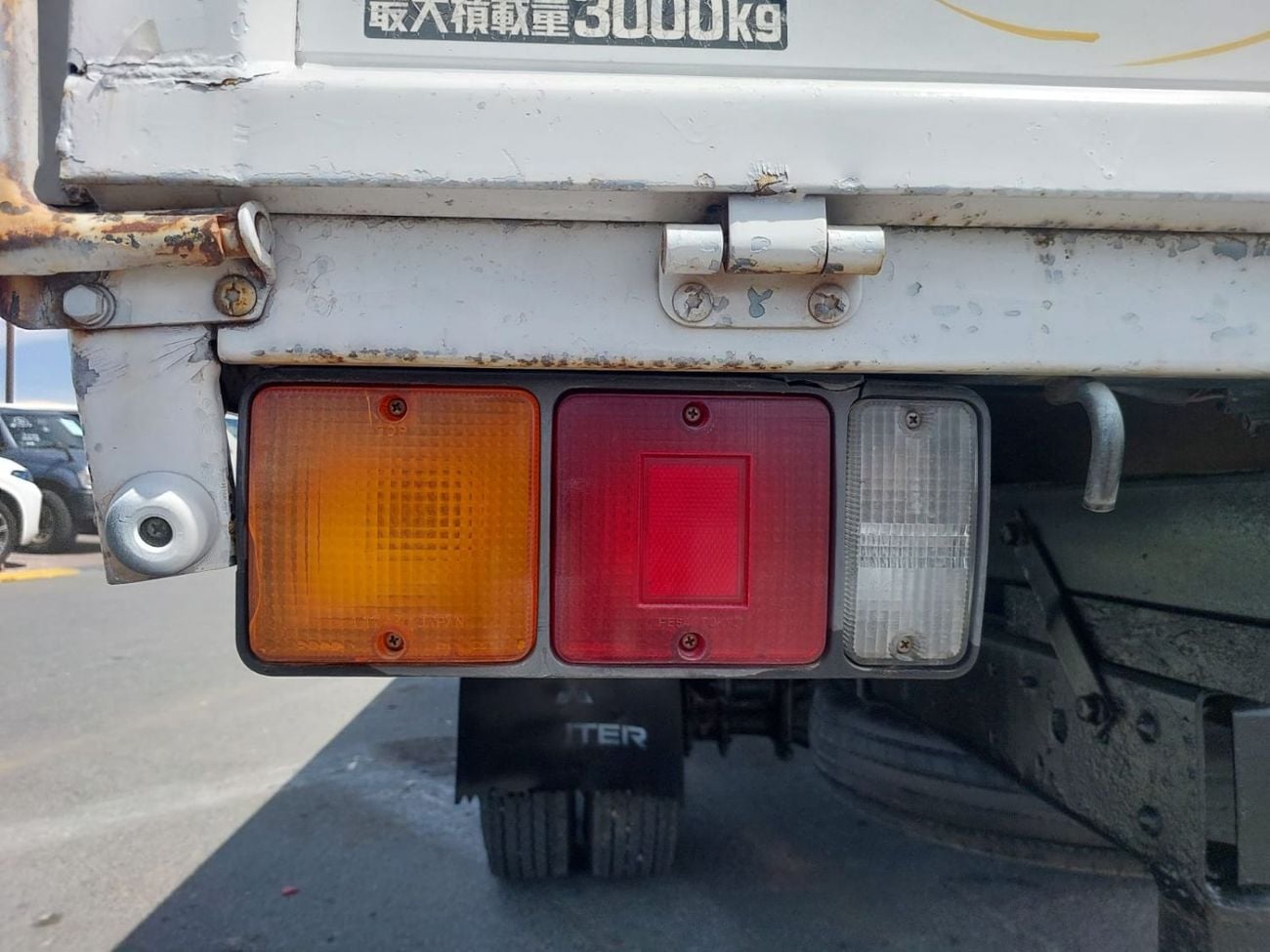 Mitsubishi Fuso Canter MITSUBISHI CANTER TRUCK RHD 1995 MODEL 4.5 L DIESEL MANUAL(PM02304)