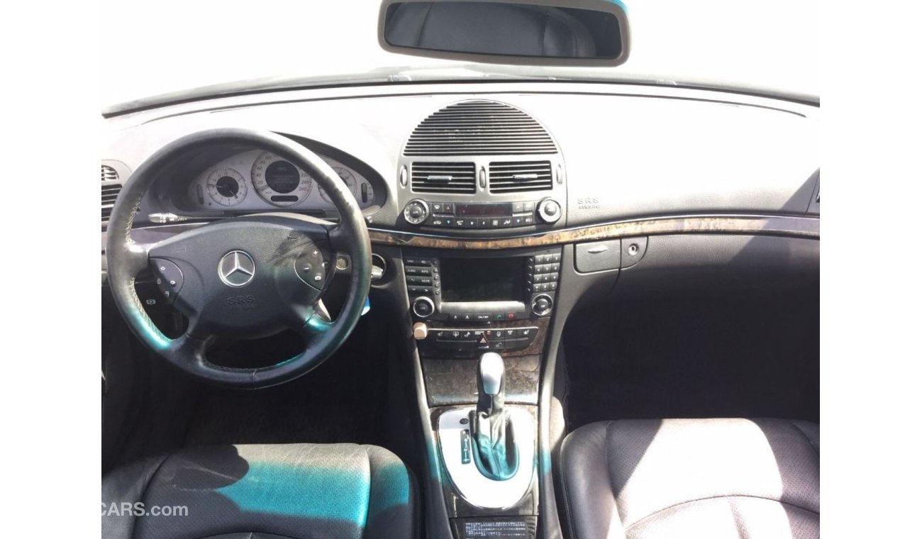 Mercedes-Benz E 320 Mercedes Benz E320, imported from Japan, 2004 model, in excellent condition