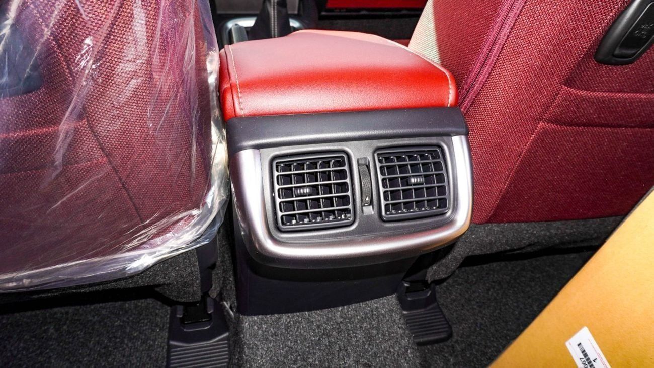 تويوتا هيلوكس SR5 GCC ECTAGR004 – 2026 Toyota Hilux Double Cab SR5 - 2.7L Petrol Manual 4wd – Black w Red