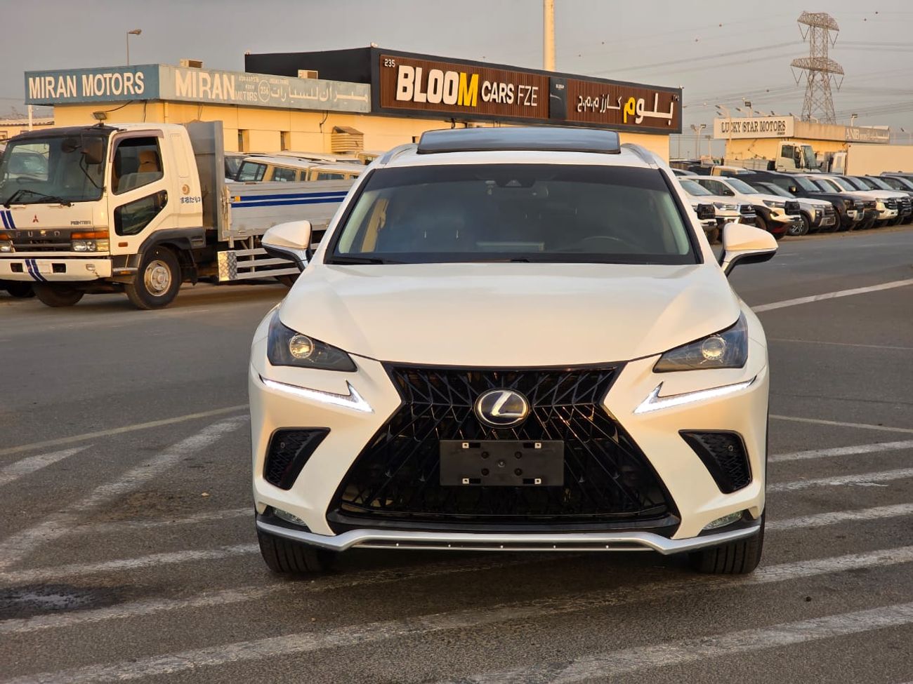Lexus NX350h 2019 Model Lexus NX300hyrid Full option sunroof , Parking sensor