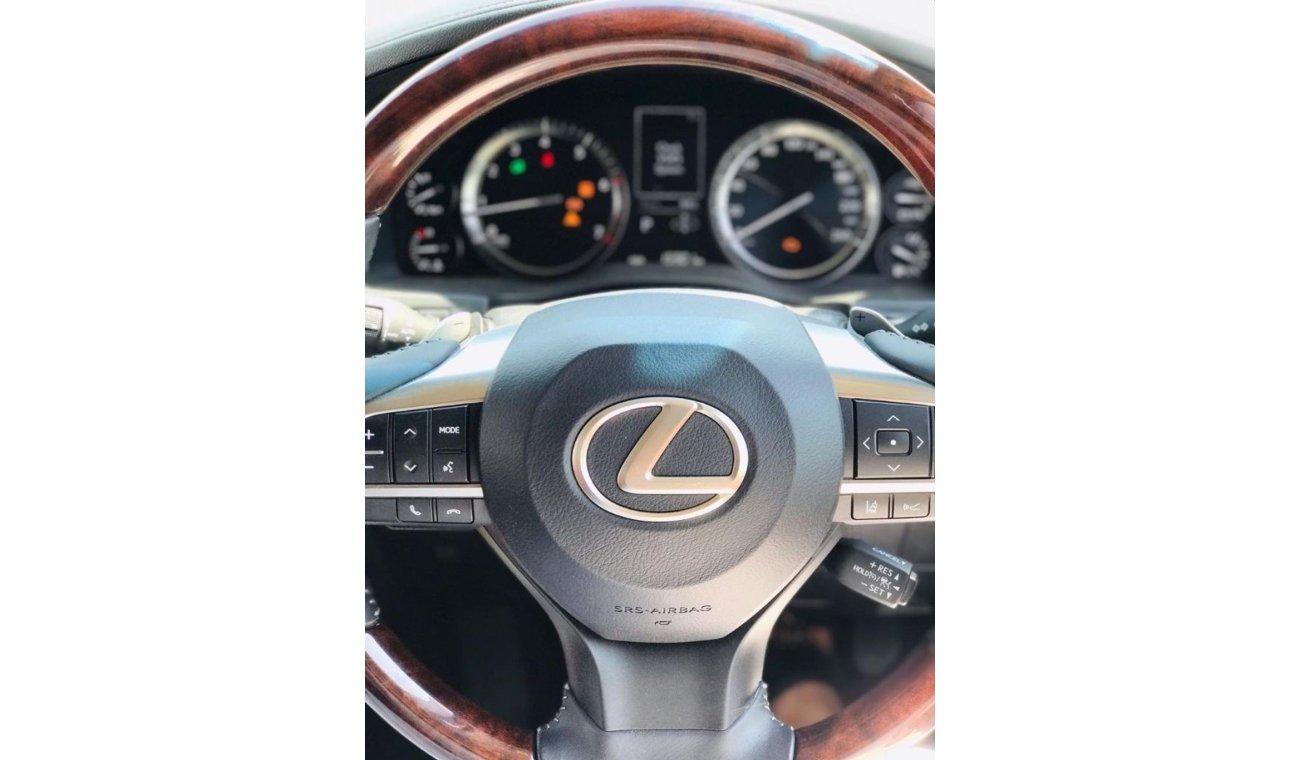 Lexus LX570