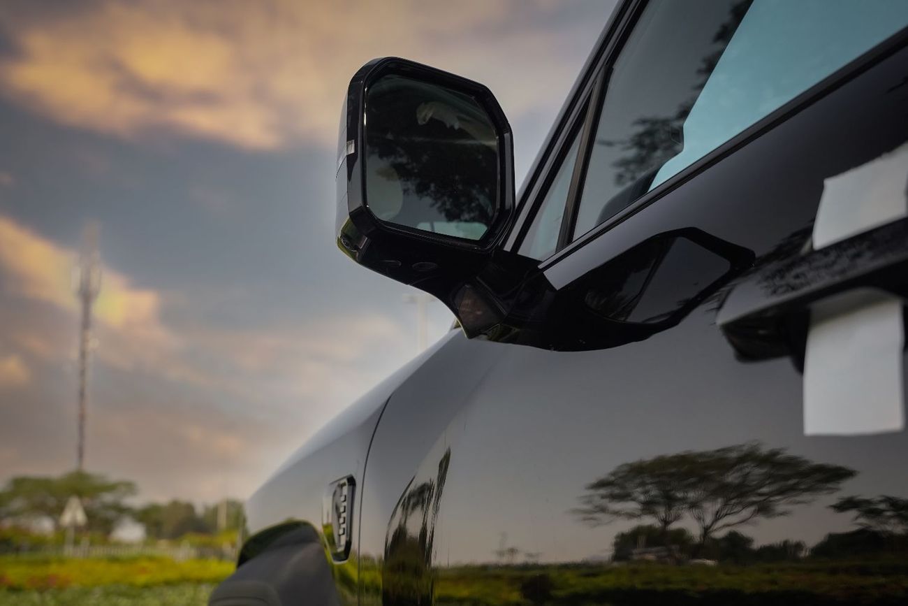 BYD Leopard 5 2025 BYD Leopard 5 Pilot Edition R18 Black in beige 0Km