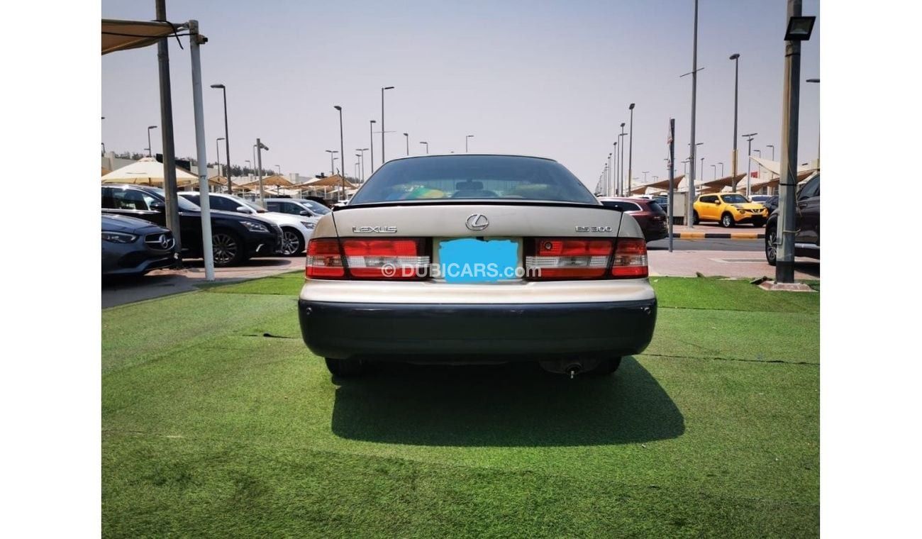 لكزس ES 300 Limited Edition