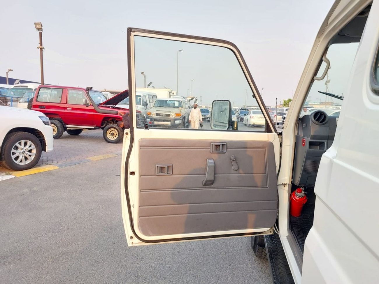 Toyota Land Cruiser TOYOTA LAND CRUISER SUV RHD 2017 MODEL 4.2 L DIESEL MANUAL(PM89627)