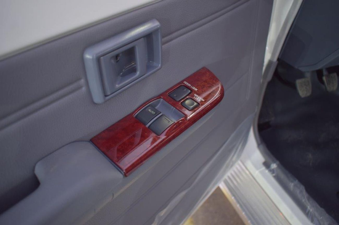 Toyota Land Cruiser 70 Xtreme V6 4.0L- Full Option