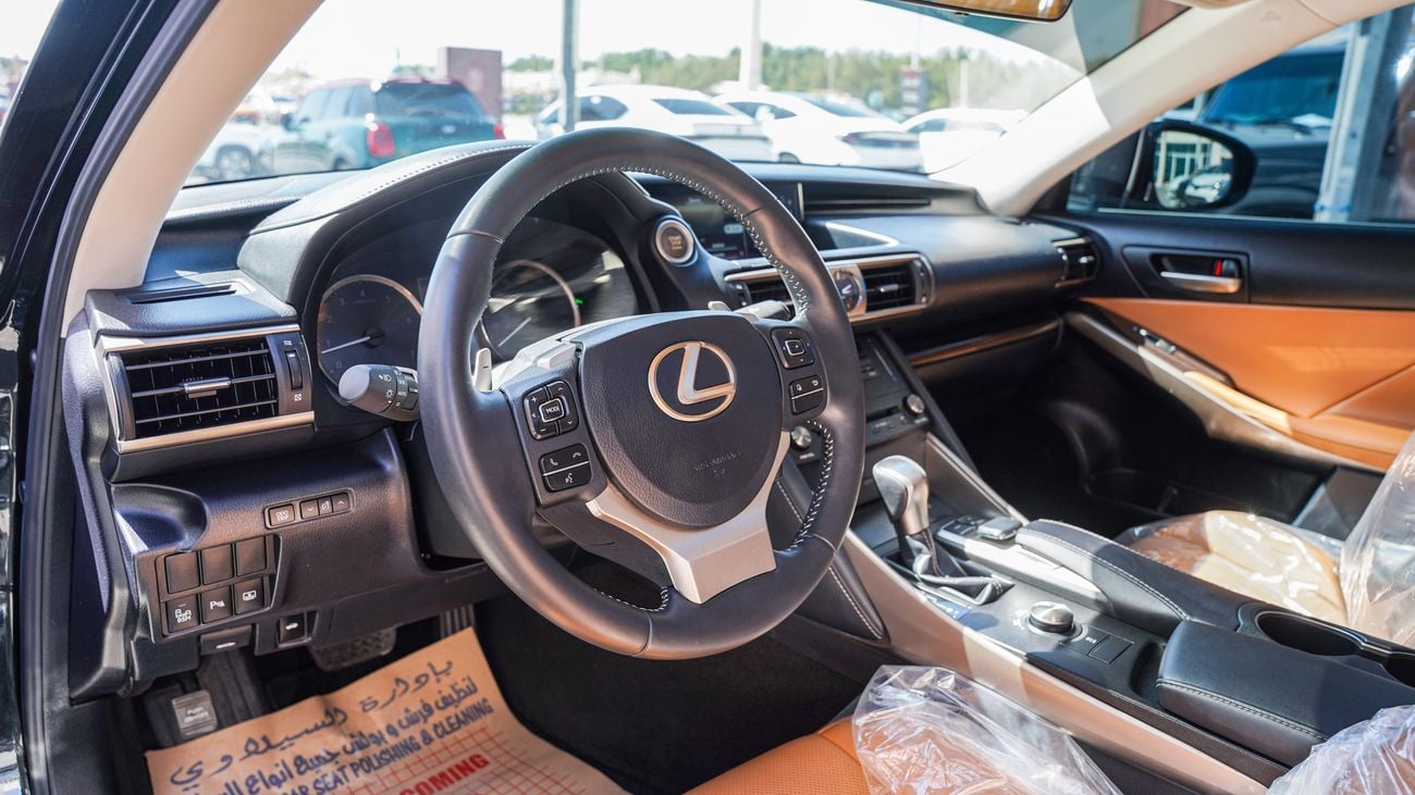 Lexus IS350