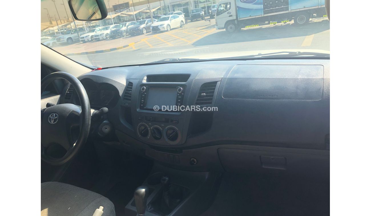 تويوتا هيلوكس Toyota Hilux D/c pick up 4x4,A/T,model:2010. Excellent condition