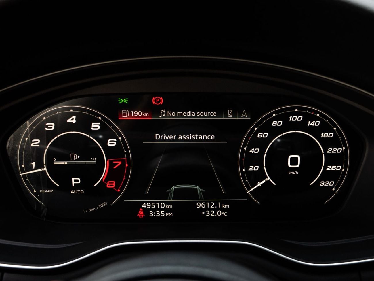 أودي RS4 ستاندارد BUY NOW, PAY 2027 | THE BLACKLINE STANDARD | 2028 Warranty + Service, Low KMs, GCC
