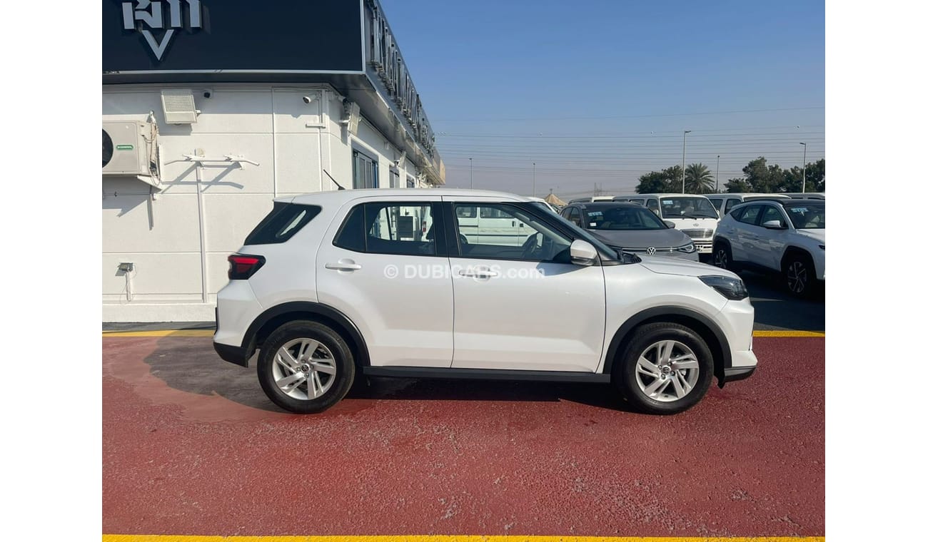 Toyota Raize Toyota Raize A250LA 1.0L Petrol, CUV FWD 5 Doors White color, Model 2022