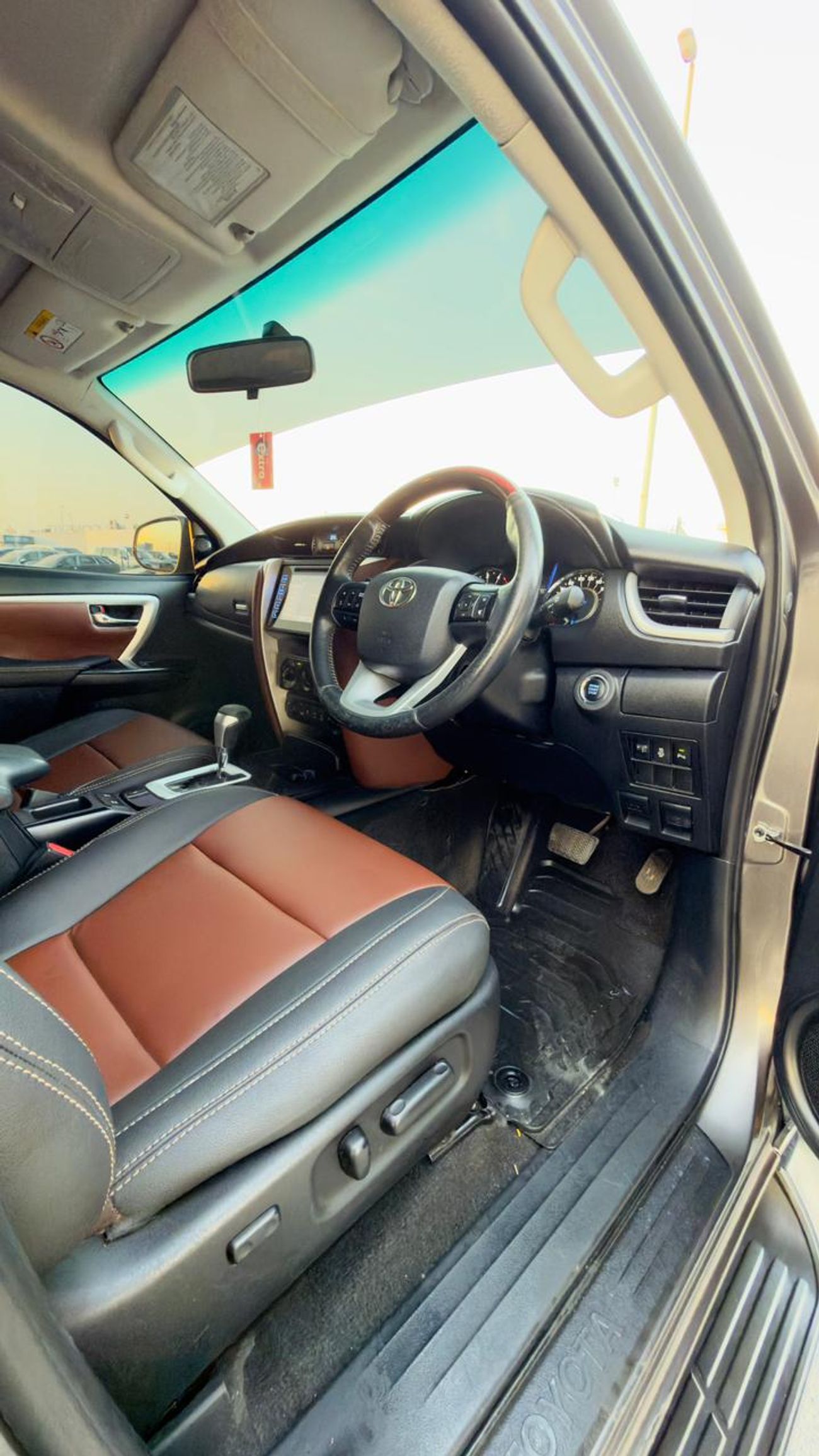 Toyota Fortuner 2017 | RHD | 2.8L DIESEL ENGINE | 4 X 4 | PARKING SENSOR | PUSH START ENGINE | DUAL TONE LEATHER SEA