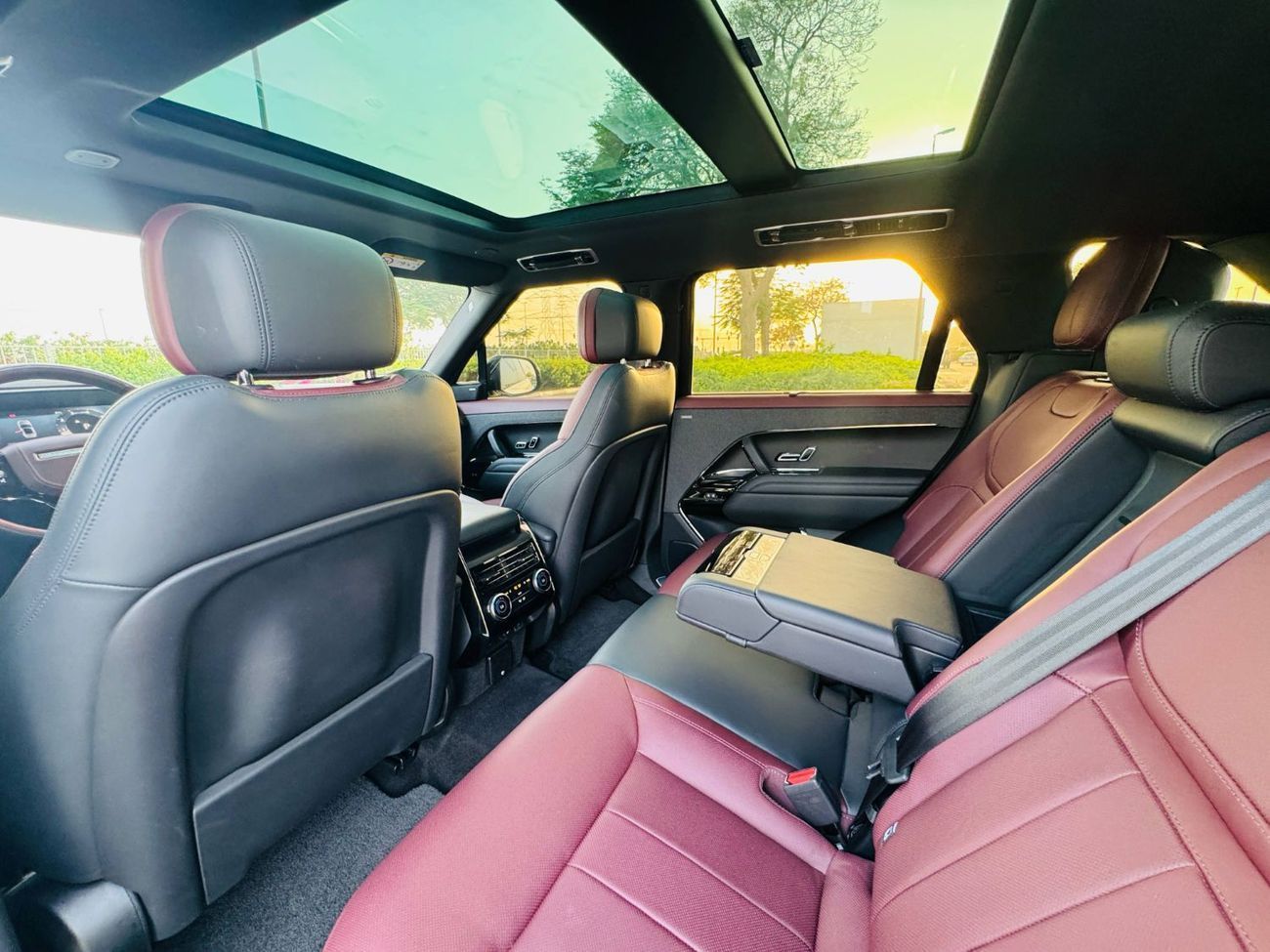 لاند روفر رينج روفر سبورت Dynamic HSE P400 3.0L GCC SPEC UNDER WARRANTY AND SERVICE CONTRACT