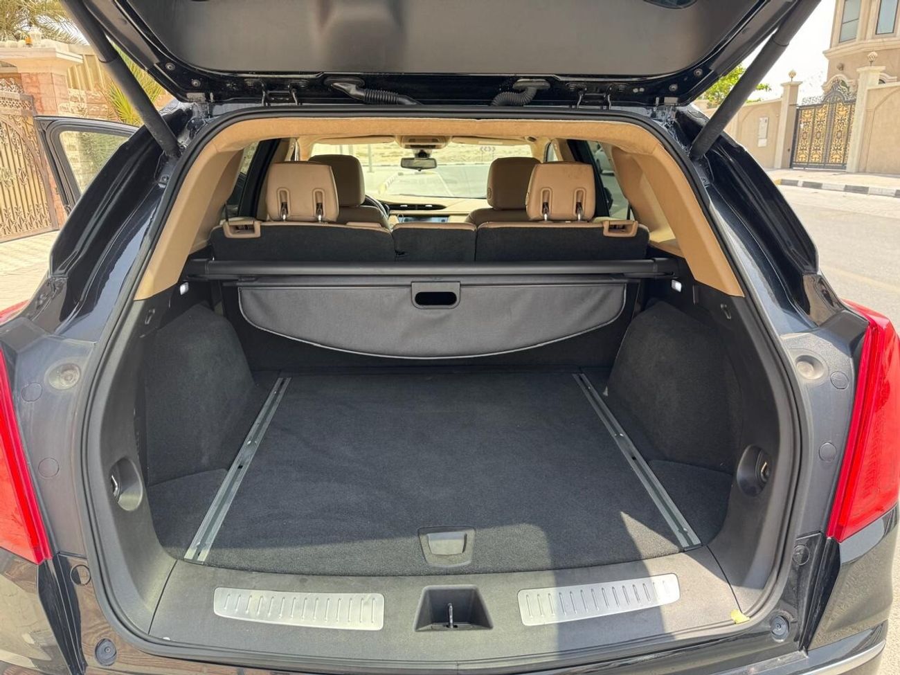 كاديلاك XT5 3.6 L V SHAPE