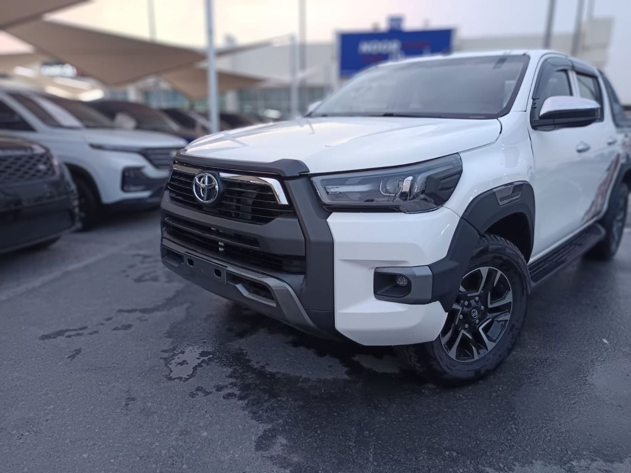 تويوتا هيلوكس GLX TOYOTA HILUX Adventure 2022 V4 best price  Quantities available!!!!!!!!