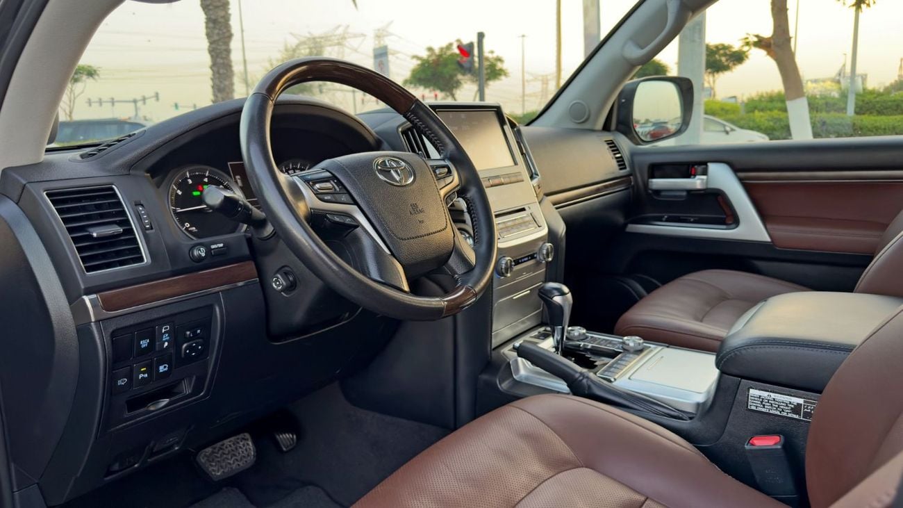 Toyota Land Cruiser VXR
