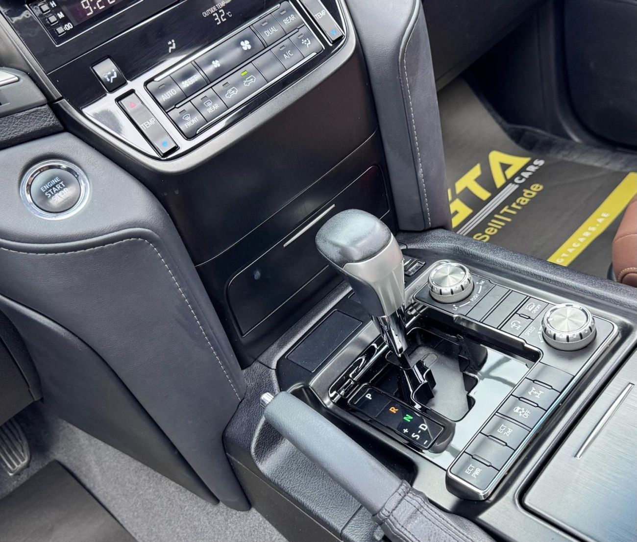 Toyota Land Cruiser GXR GT 4.0L 2020 Toyota Land Cruiser GXR Grand Touring, Warranty, Full Toyota Service History, 7 Sea