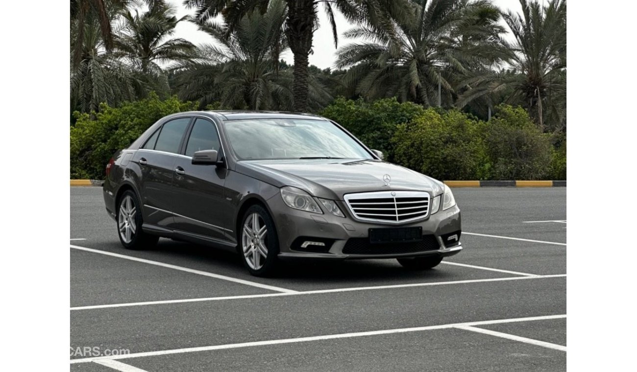 Mercedes-Benz E 250 Model 2010 GCC CAR PERFECT CONDITION INSIDE AND OUTSIDE FULL OPTION PANORAMIC ROOF LEATHER SEATS NAV