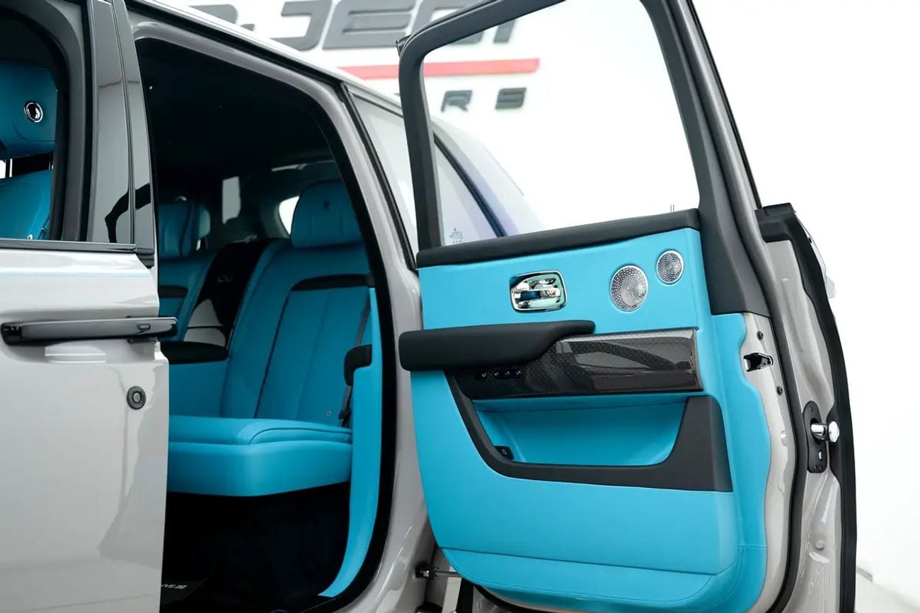 Rolls-Royce Cullinan BLACK BADGE WITH WARRANTY AND SERVICE CONTRACT