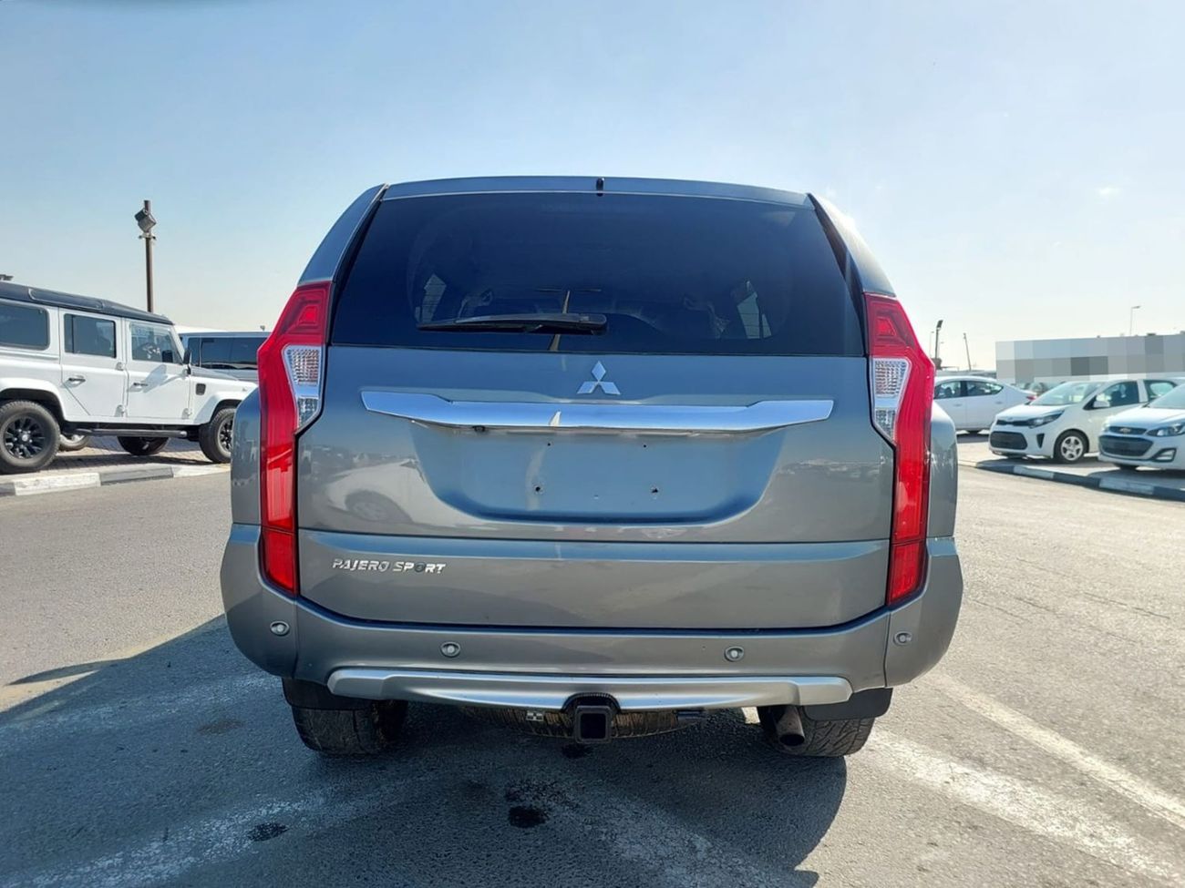 Mitsubishi Pajero MITSUBISHI PAJERO SUV RHD 2016 MODEL 2.4 L DIESEL AUTOMATIC(PM05897)