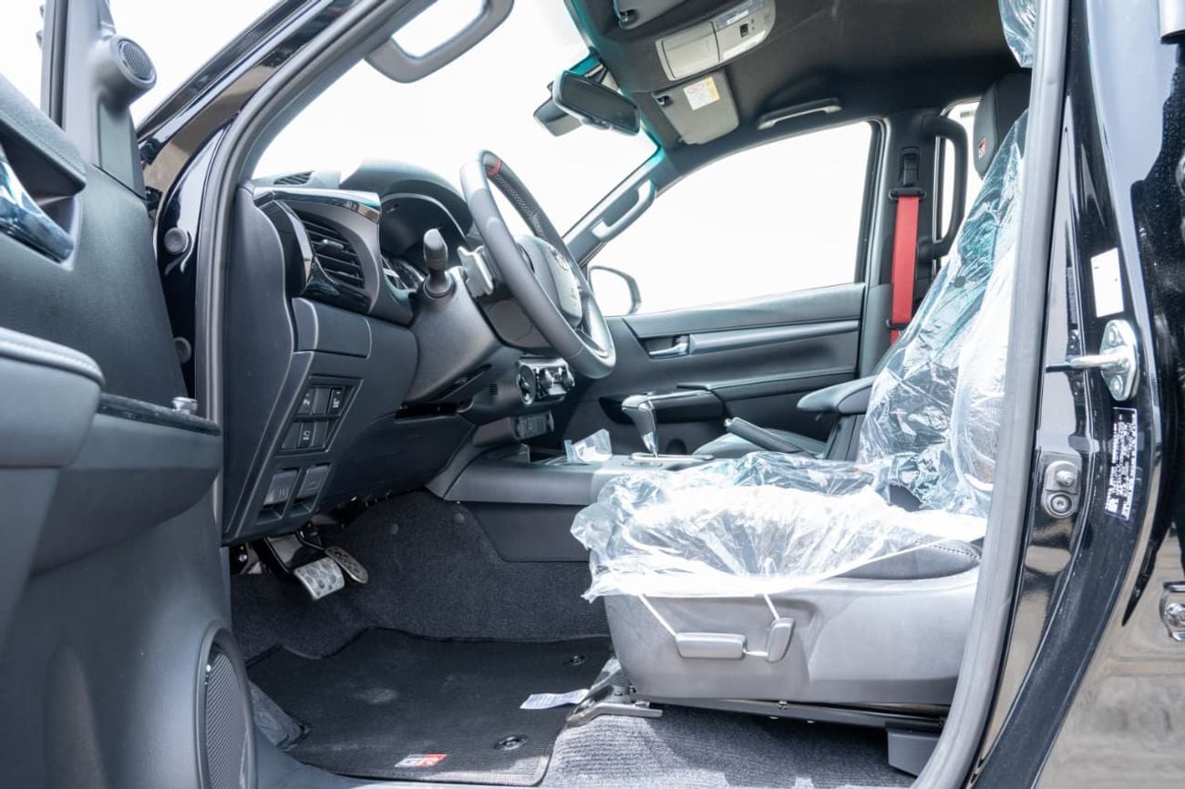 تويوتا هيلوكس GR-Sports | 2.8L | Diesel | 4x4 | Special Edition