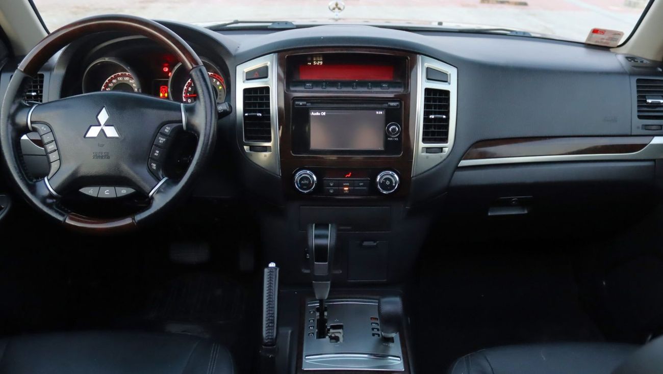 ميتسوبيشي باجيرو GLS Highline 3.8L (189 HP)