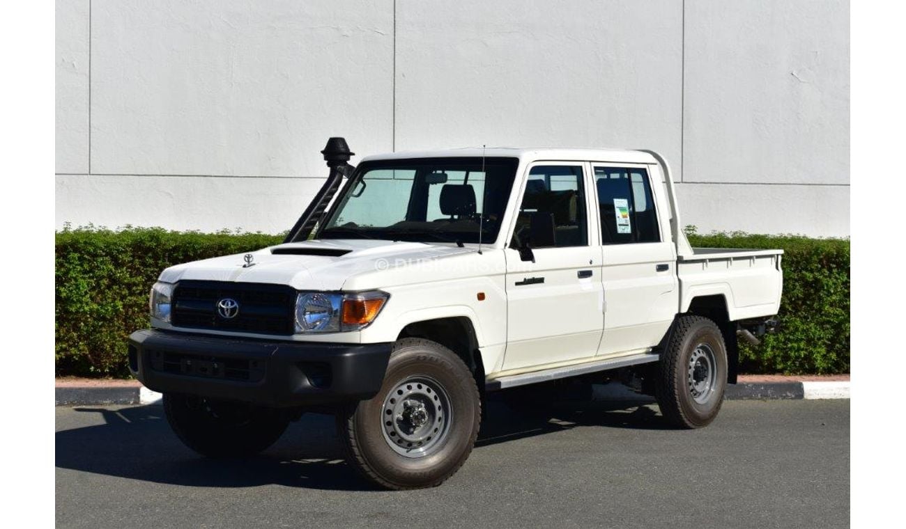 Toyota Land Cruiser Pick Up 79 DOUBLE CAB V8 4.5L TURBO DIESEL 6  SEAT 4WD MANUAL TRANSMISSION