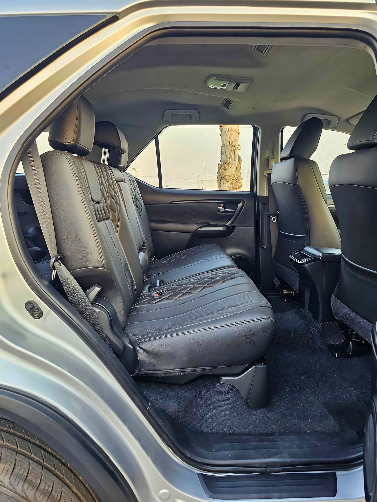 Toyota Fortuner EXR V4 4WD/ LEATHER SEATS/ DVD/ REAR CAMERA/ LOT# 102396
