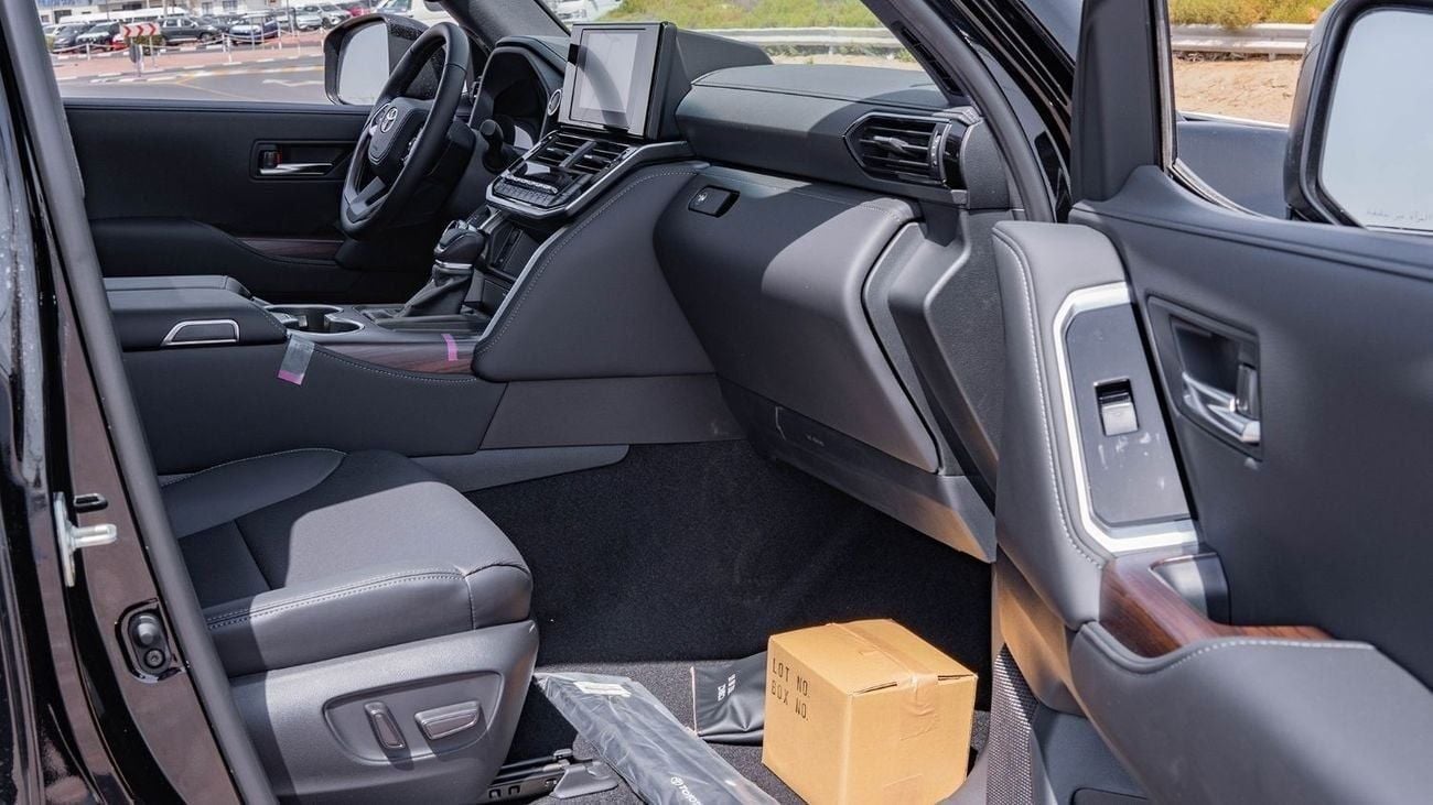 Toyota Land Cruiser 2026 Toyota Land Cruiser 300 GXR 4.0L AT Petrol AWD (All Black)