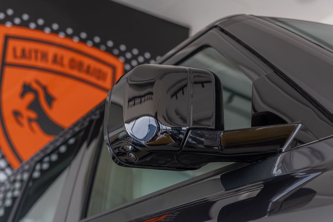 Land Rover Range Rover Land Rover Defender | 110 X-Dynamic HSE (P400) | GCC Specs | 2026 (Export)