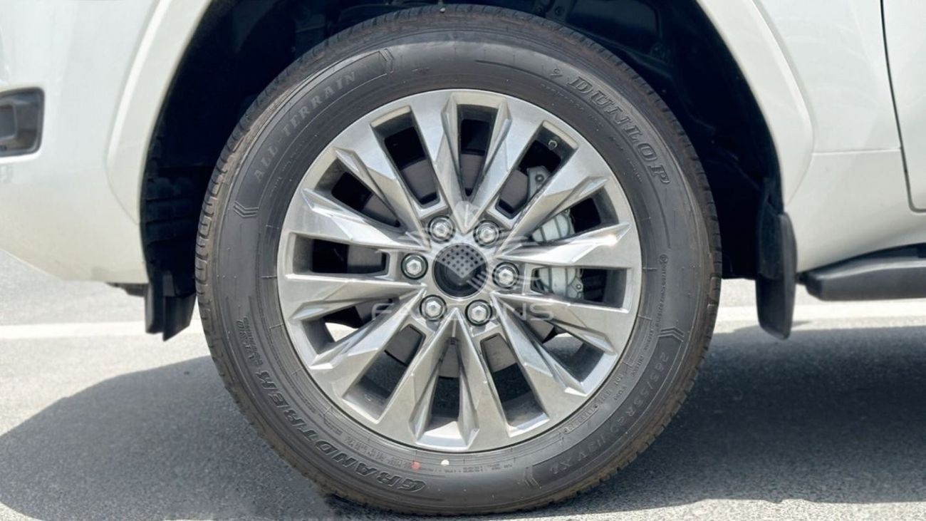 Toyota Land Cruiser 3.5L VX 10-AT (only for export)