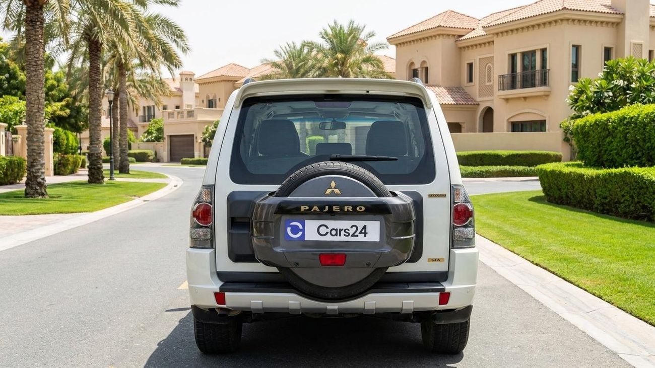 ميتسوبيشي باجيرو GLS هايلاين كارس24 هي سوق ضخم للسيارات المستعملة موثوق ومضمون ٪كارس24 هي سوق ضخم للسيارات المستعملة موثوق ومضمون