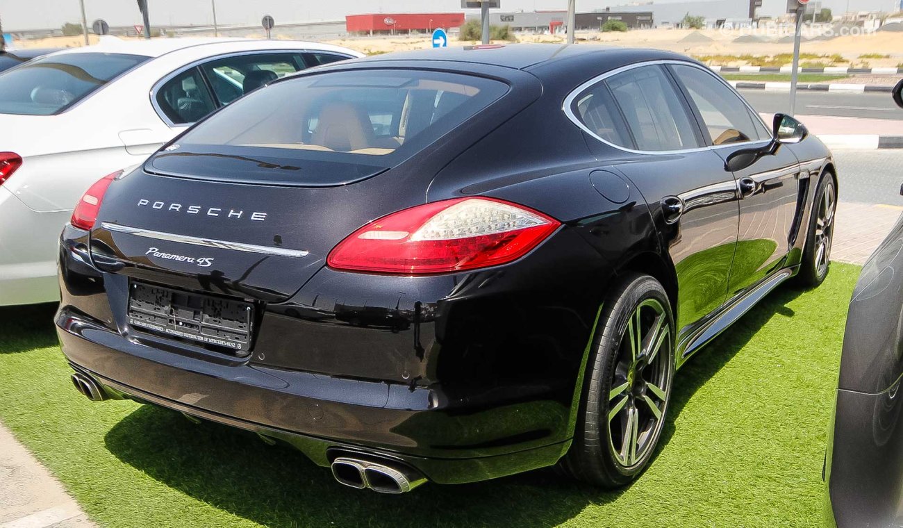 Porsche Panamera 4S