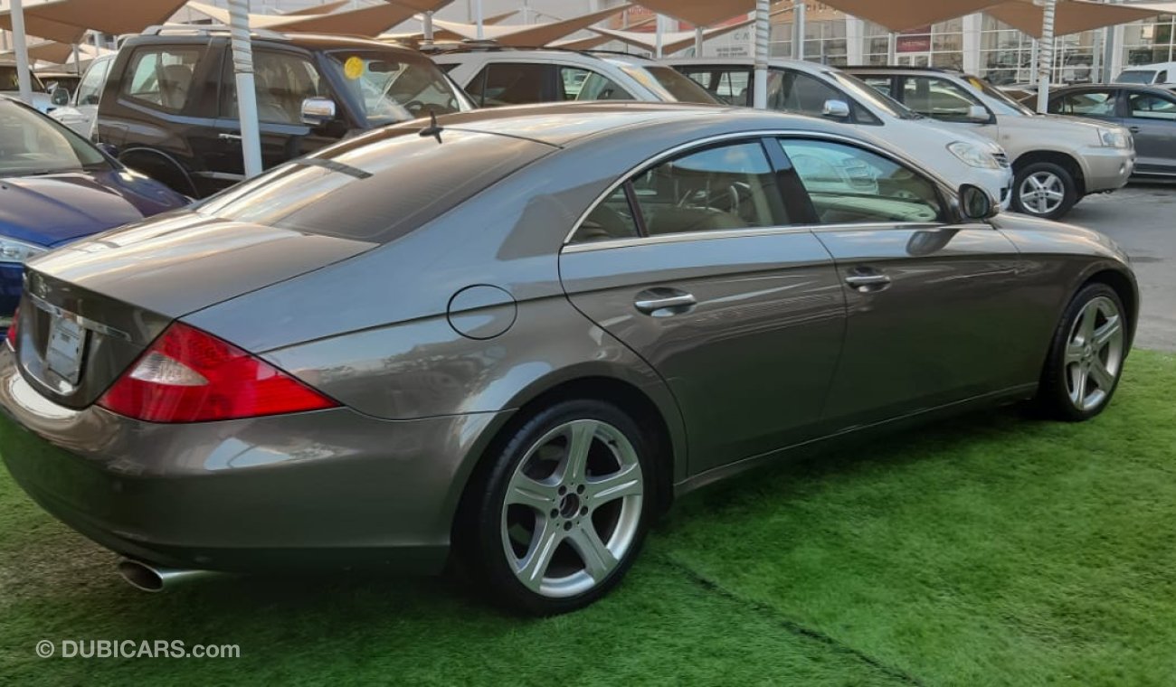 Mercedes-Benz CLS 350 Japan Import - Slot - Leather - Cruise Control - Alloy Wheels - Screen in excellent condition, witho