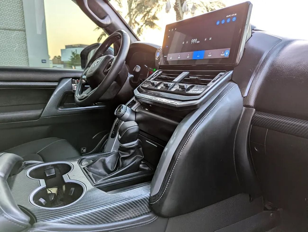تويوتا لاند كروزر GXR Facelifted With Interior and Exterior | GCC Specs | V6 Engine