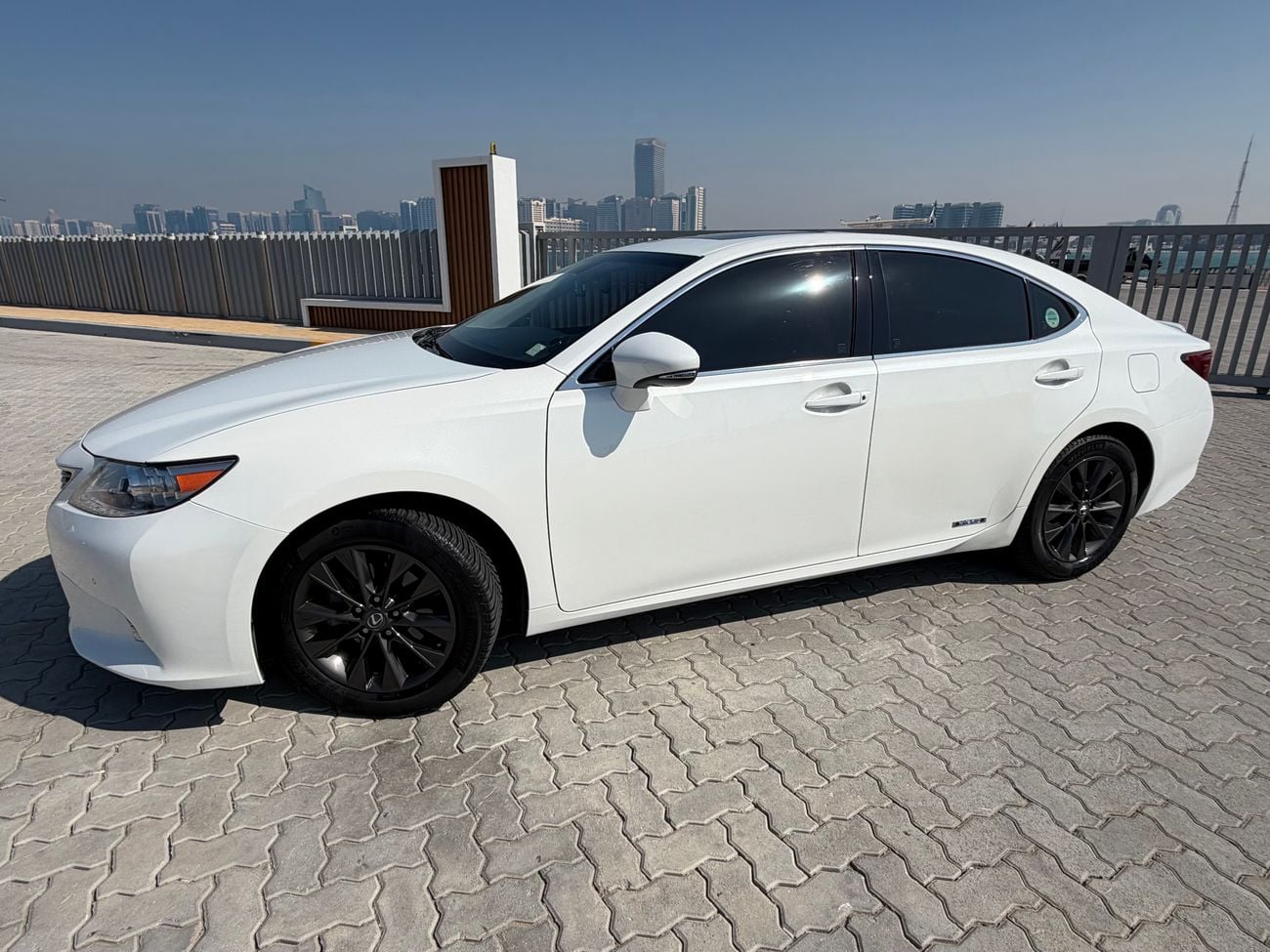 لكزس ES300h Hybrid 2.5L