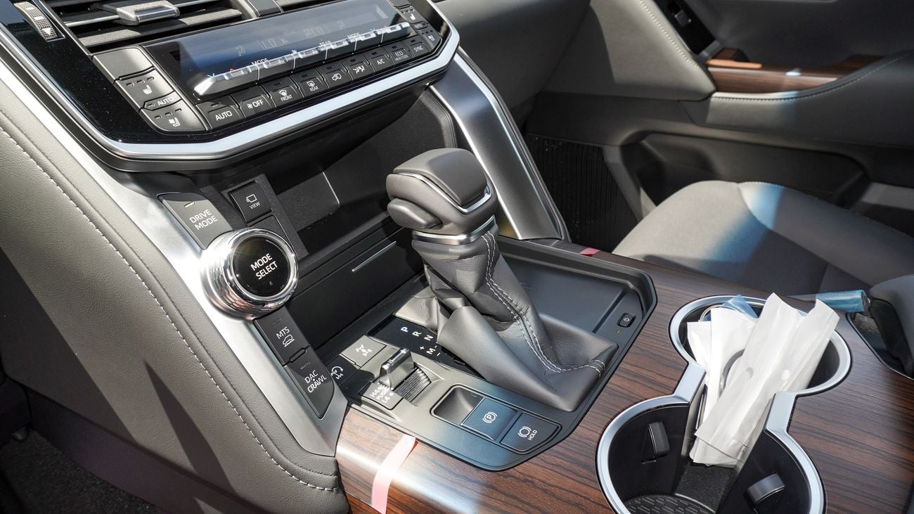 تويوتا لاند كروزر VX 3.5L V6