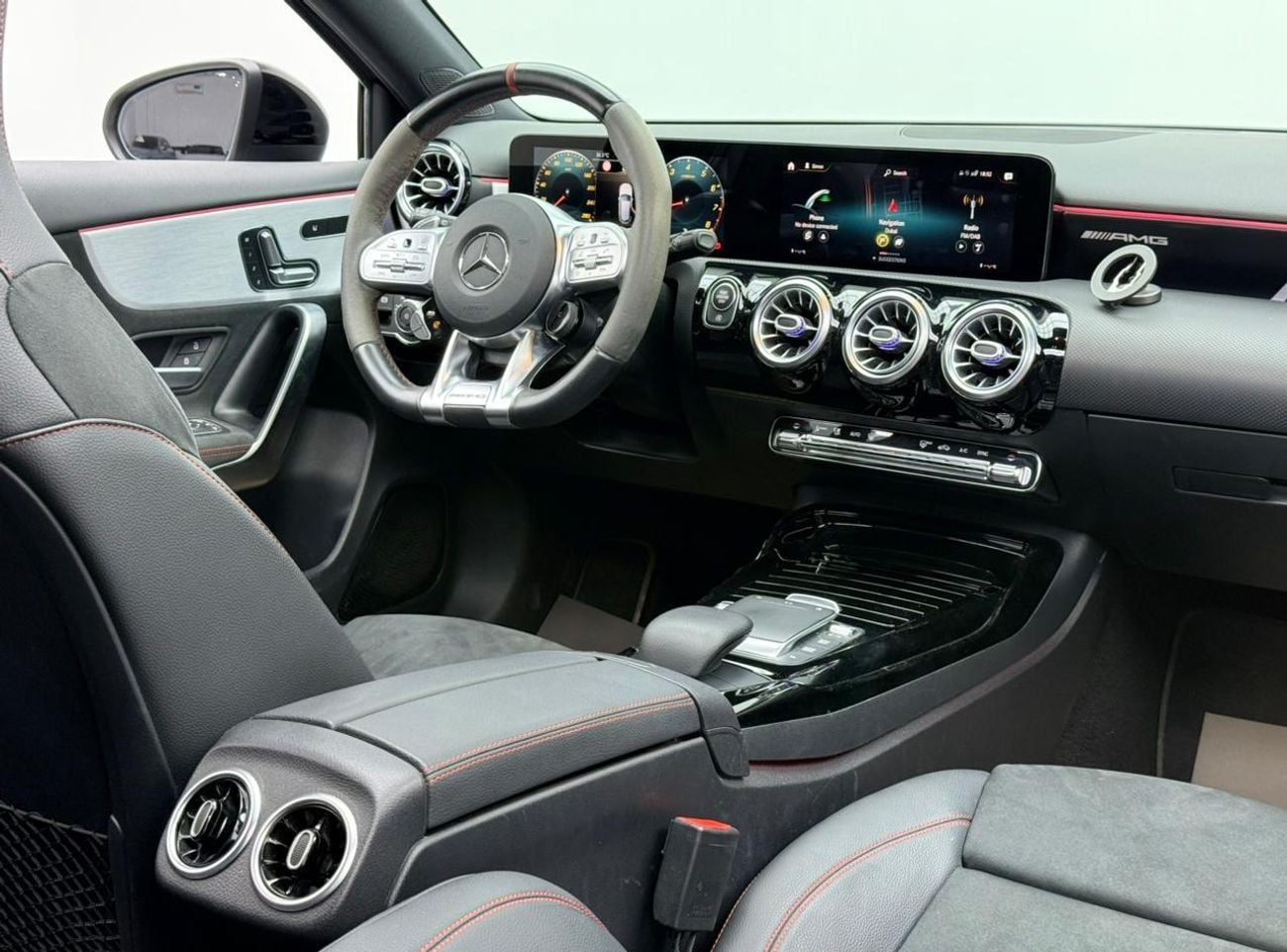 مرسيدس بنز A 35 AMG 2021 Mercedes Benz A35 AMG, Warranty, Full Service History, Excellent Condition, GCC