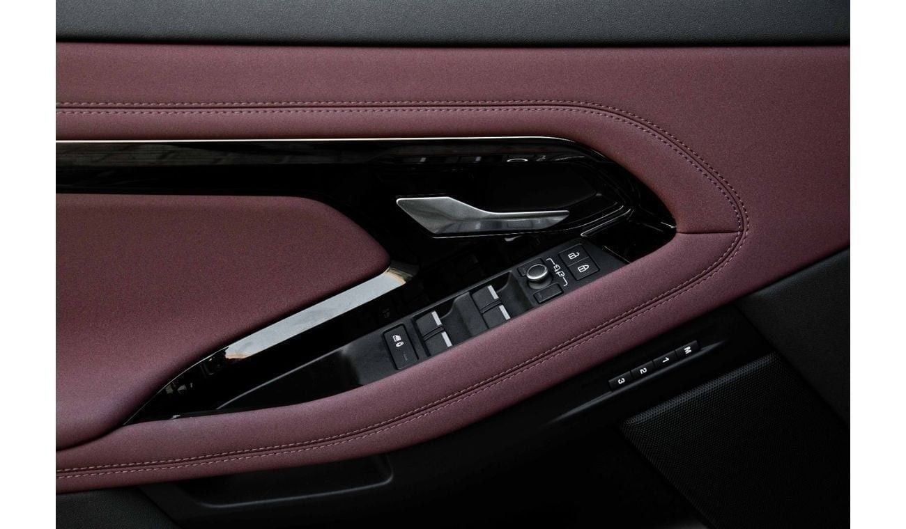 لاند روفر رانج روفر إيفوك EVOGUE SE P250R-DYNAMIC | 4,015 P.M  | 0% Downpayment | BRAND NEW!