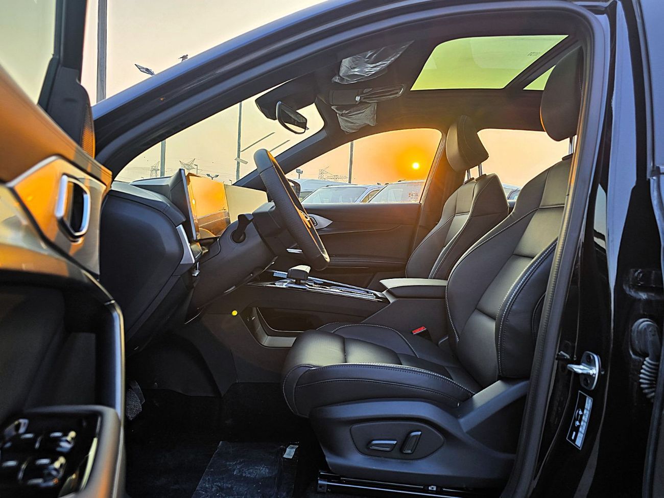 MG One MG One 1.5 LUX SUV FWD 5Doors Black Color 2024