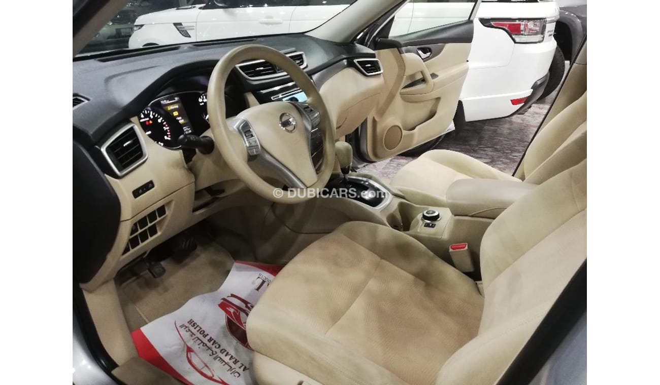 Used Nissan XTrail 2015 for sale in Abu Dhabi 169693