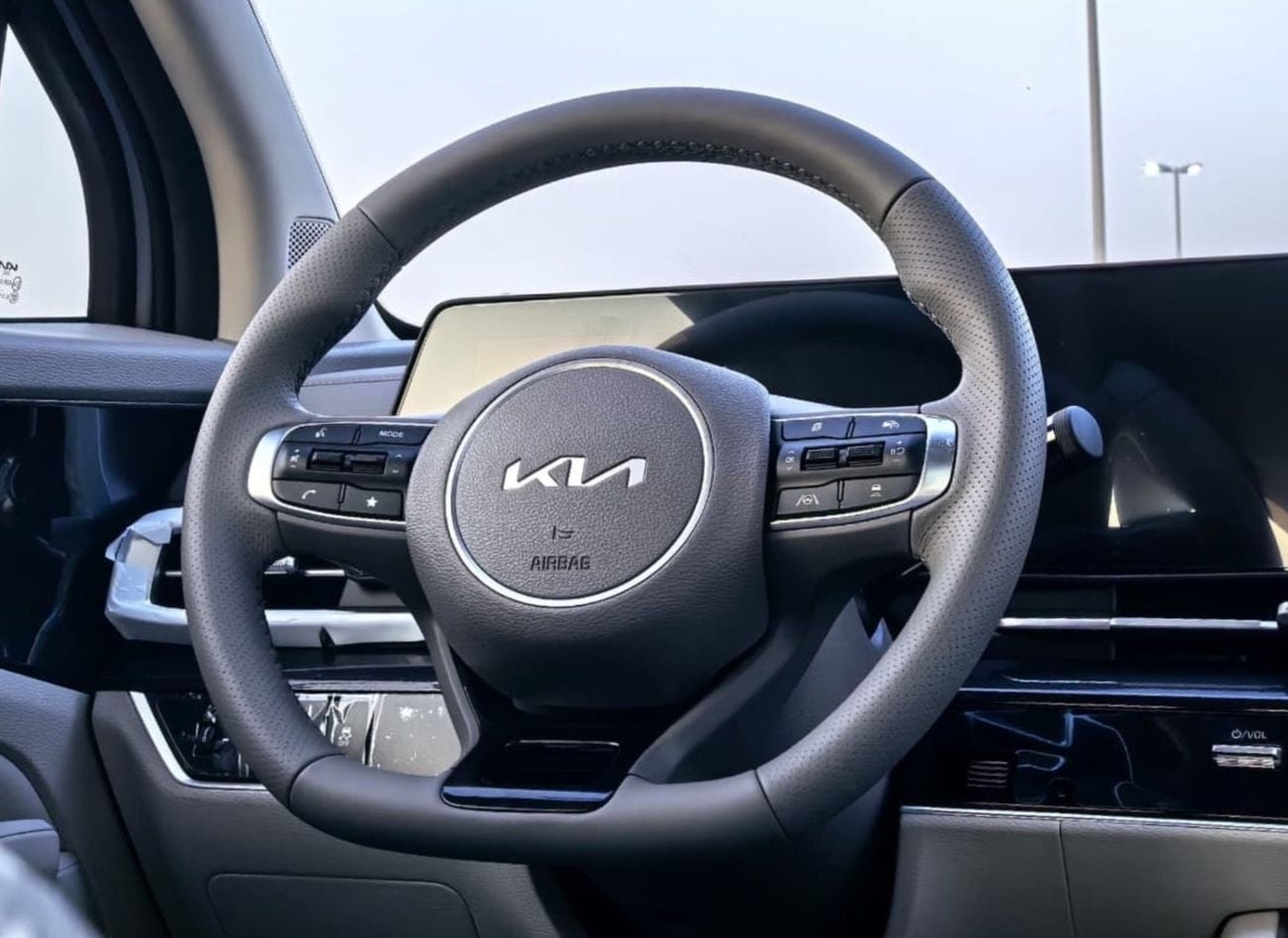 كيا سبورتيج DLX 2025 KIA SPORTAGE 1.5L PREMIUM PETROL FULL OPTION WITH POWER SEAT,WIRELESS CHARGER,POWER TRUNK,3