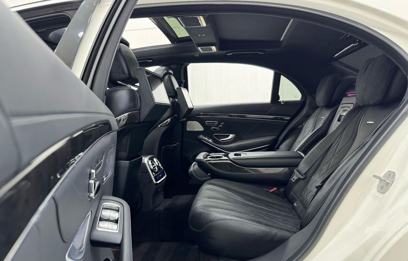 Mercedes-Benz S 63 AMG Std 5.5L 2016 Mercedes Benz S63 AMG, Full Service History, Fully Loaded, Excellent Condition, 6 Butt