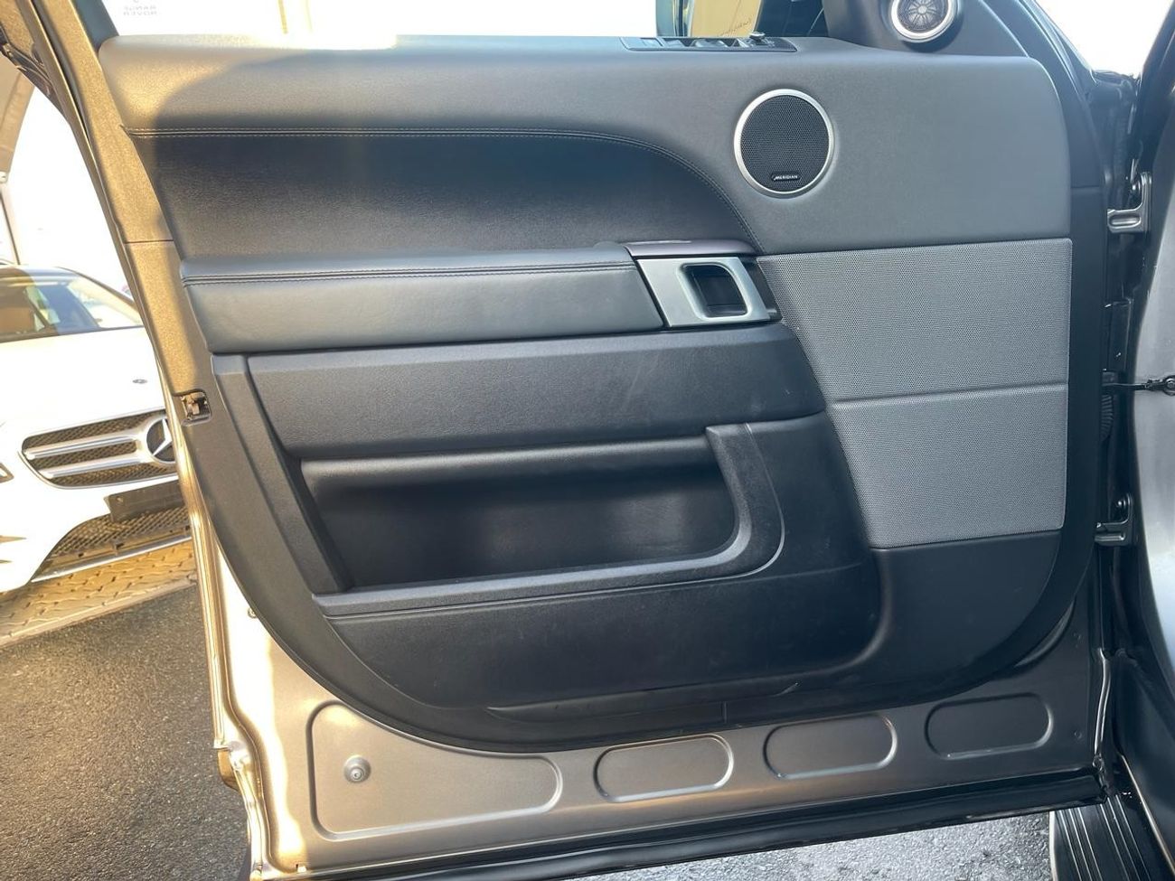 Land Rover Range Rover Range Rover 7 seats SE_GCC_2015_Excellent Condition _Full option