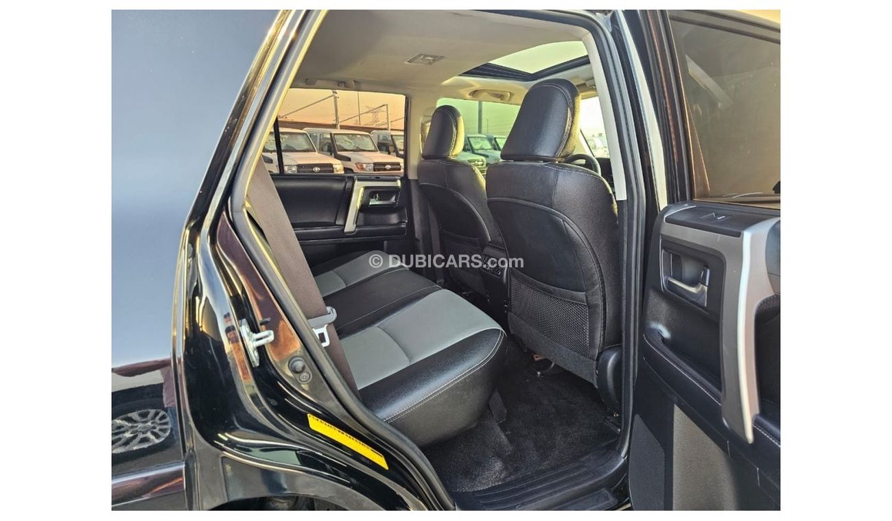Toyota 4Runner 2018 Toyota 4RUNNER SR5 full option sunroof, push button and 7 seater