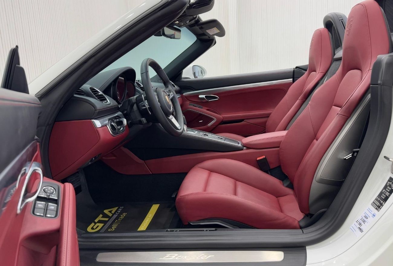 Porsche 718 Boxster Std 2.0L A/T 2024 Porsche 718 Boxster, Oct 2025 Porsche Warranty, Very Low Kms, GCC