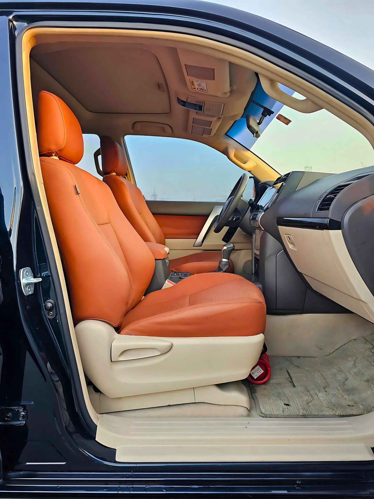 تويوتا برادو GXR / SUNROOF / BACK TYRE / LEATHER SEATS / LOW MILEAGE / ONLY FOR EXPORT / LOT# 204703