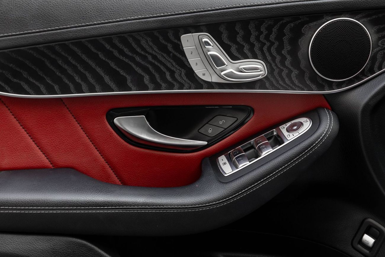 مرسيدس بنز GLC كوبيه 200 3,525 P.M  | GLC GLC Coupe 200 | 0% Downpayment | Immaculate Condition!