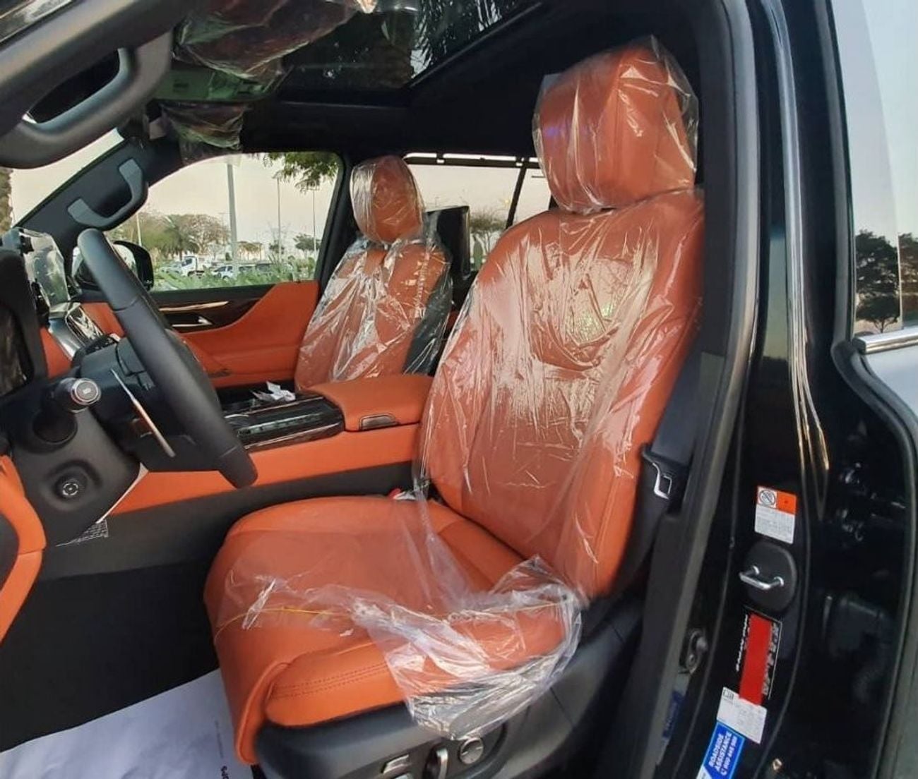 لكزس LX 600 LEXUS LX 600 / VIP / 2023 MODEL / GCC SPECS / BLACK COLOUR / UNDER WARRANTY AND SERVICE CONTRACT FRO
