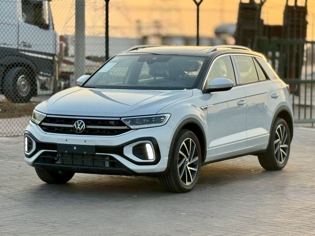 فولكس واجن T ROC 300 TSI 1.5L Turbo Petrol 2025 Export Price @ 71,000 AED