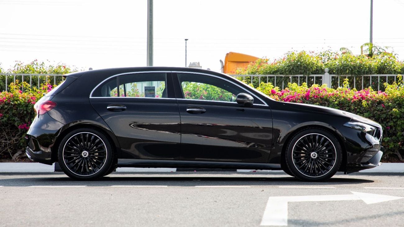 مرسيدس بنز A 200 AMG AMG Hatchback | 2025 | GCC Specs with 5 Years Warranty | For Local Registration +10%